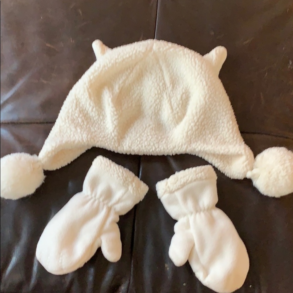 This a baby gap winter hat with matching mittens